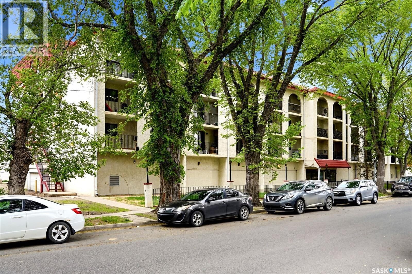 Property Photo:  104 2125 Osler Street  SK S4P 4G9 