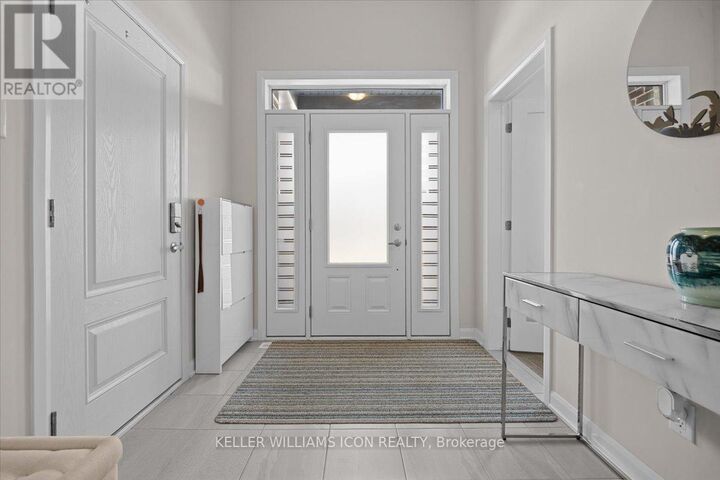 Property Photo:  352 Cloyne Crescent  ON K2J 6W4 