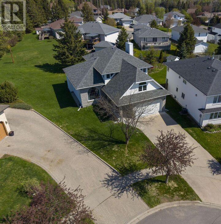 Property Photo: 113 Princeton Pl ON P7A 8B3