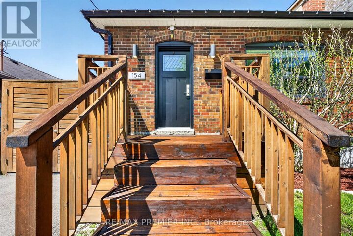 Property Photo:  154 Fifth Street  ON M8V 2C7 