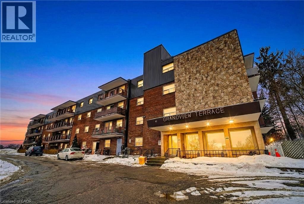 Photo de la propriété:  41 Sutherland Street West 118  ON N3W 1L1 