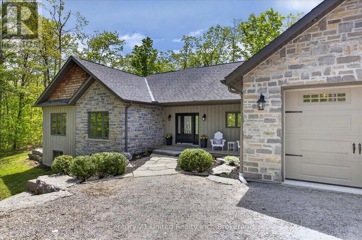 Property Photo: 54 Mitchell Crescent ON K0L 1J0