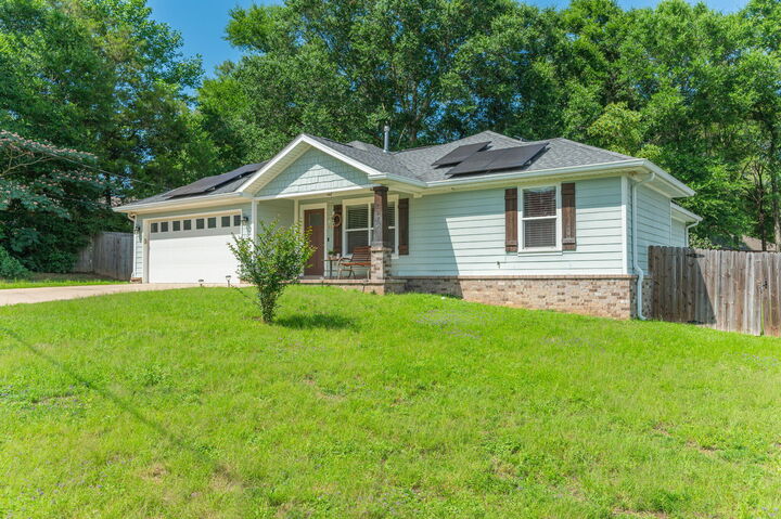 Property Photo:  2025 N Pearl Street  FL 32536 