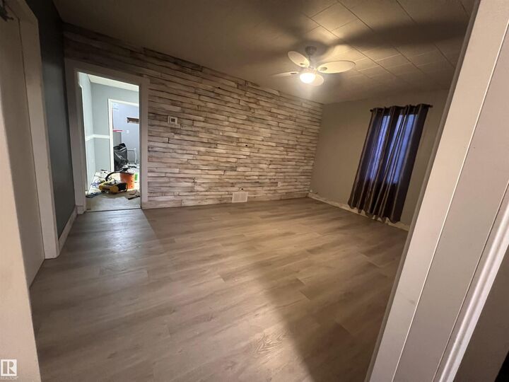 Photo de la propriété:  69 Railway Avenue  AB T0B 4E0 