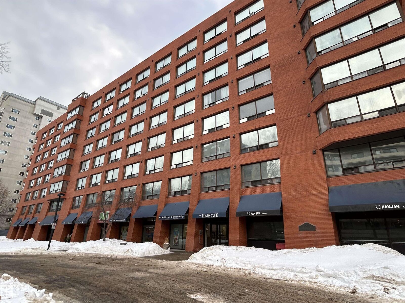 Property Photo: 10160 114 Street NW 714 AB T5K 2L2