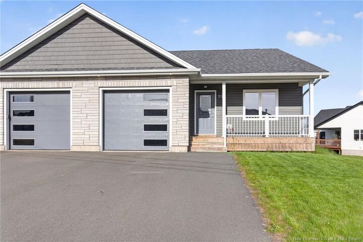 Property Photo:  39 Satleville Crescent  NB E1B 0W3 