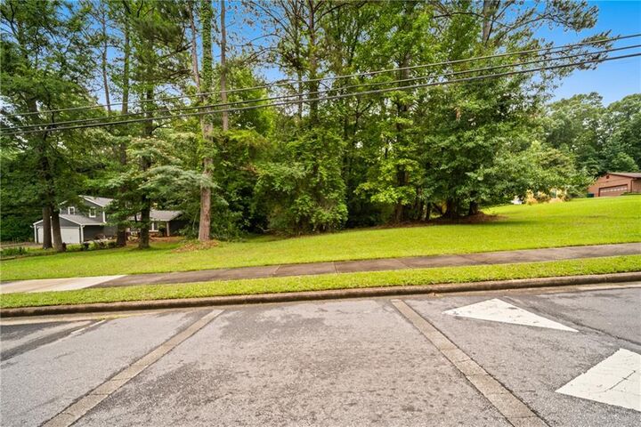 Property Photo: 3570 Burlingham Drive GA 30038