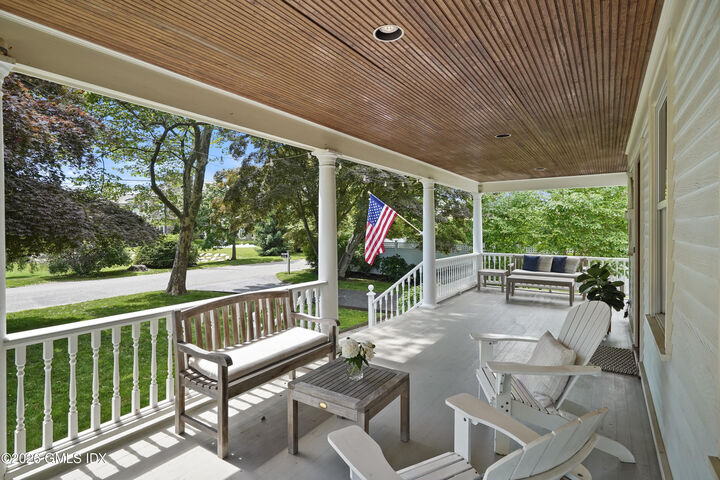 Property Photo:  2 Wahneta Road  CT 06870 