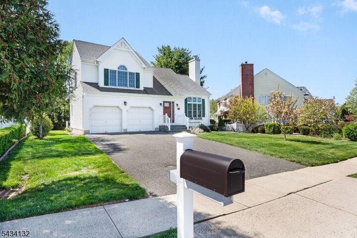 Property Photo:  7 Mitchell Ln  NJ 08809 