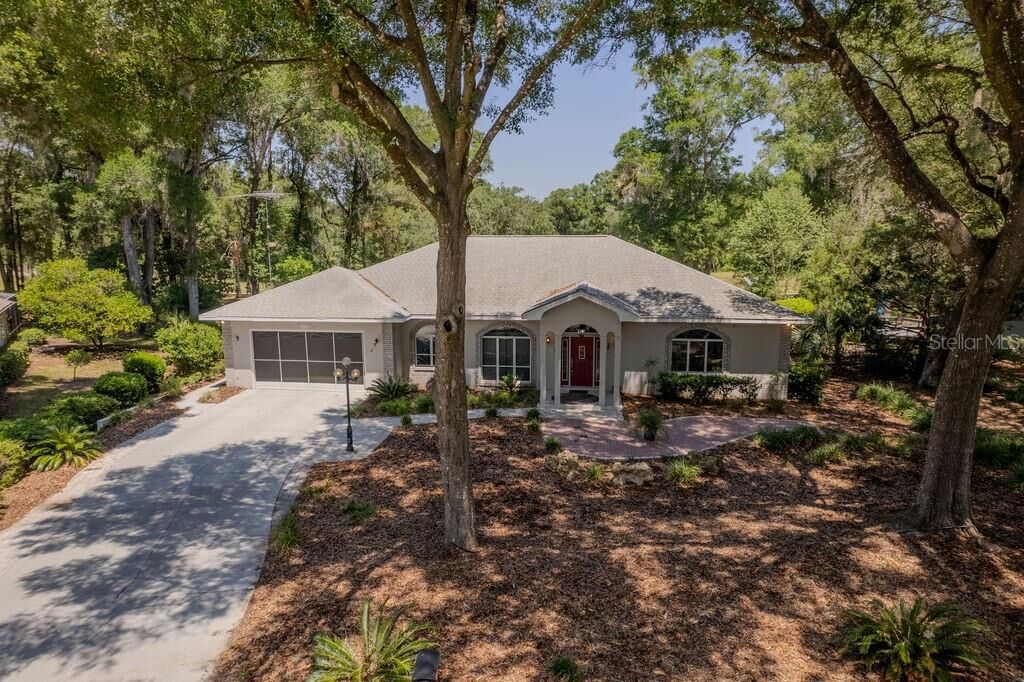 Property Photo: 8710 SW 190th Circle FL 34432