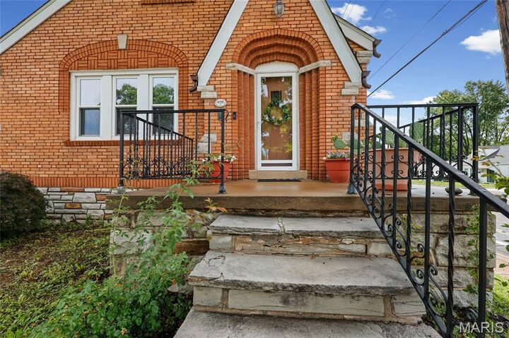 Property Photo: 9058 Rosemary Avenue MO 63123