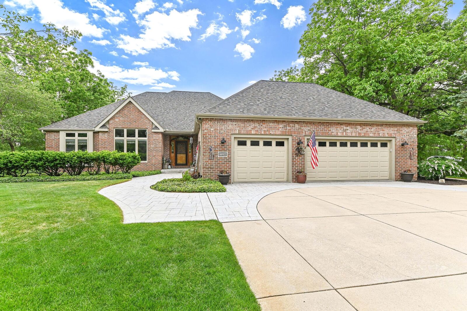 Property Photo:  30927 Lawn Dr  WI 53185 