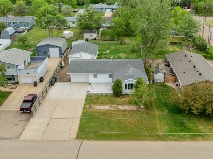 Property Photo:  204 2nd St NE  ND 58785 