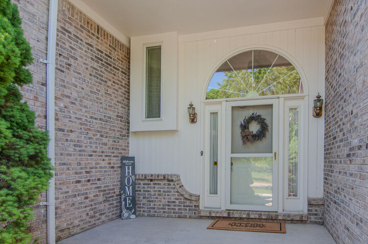 Property Photo: 2402 Meadowridge Court MI 48105
