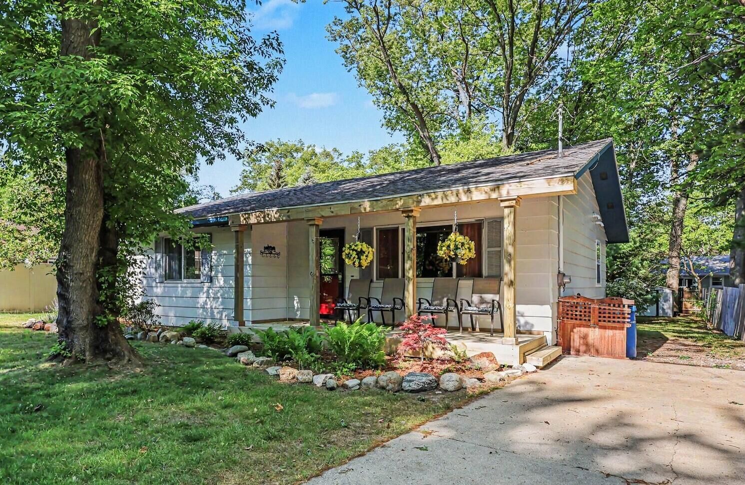 Property Photo:  21 N Clymer Street  MI 49449 