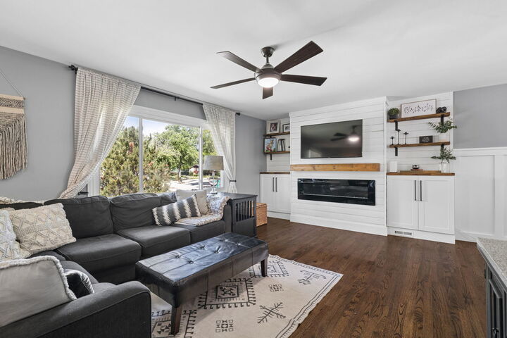 Property Photo:  7025 Roberts Drive  IL 60517 