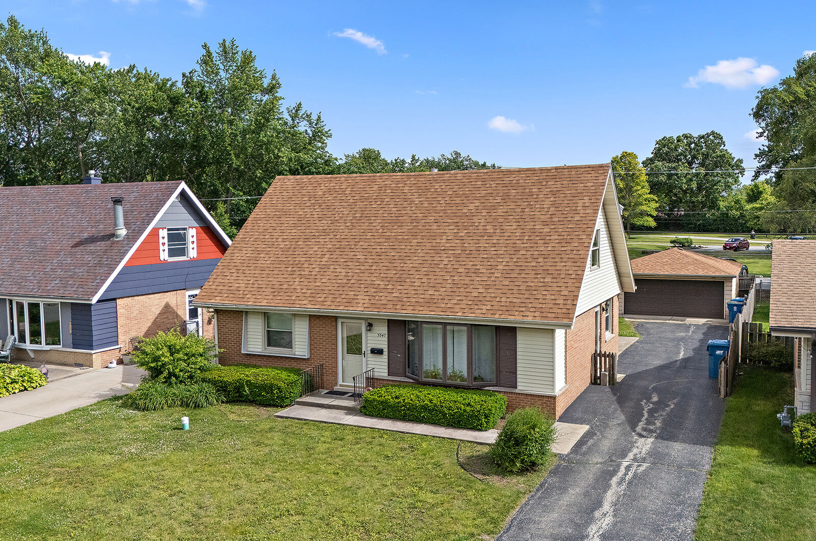 Property Photo: 5547 Fairway Drive IL 60418