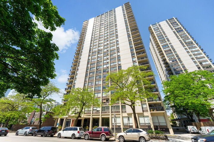 Property Photo:  1355 N Sandburg Terrace 1601D  IL 60610 