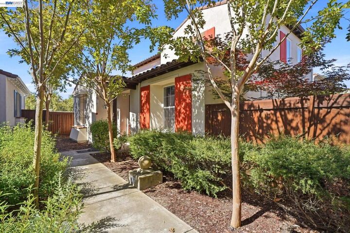Property Photo:  9820 Belladonna Dr  CA 94582 