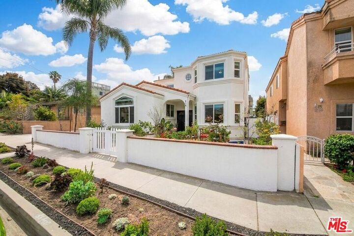 Property Photo:  218 Indianapolis Avenue  CA 92648 