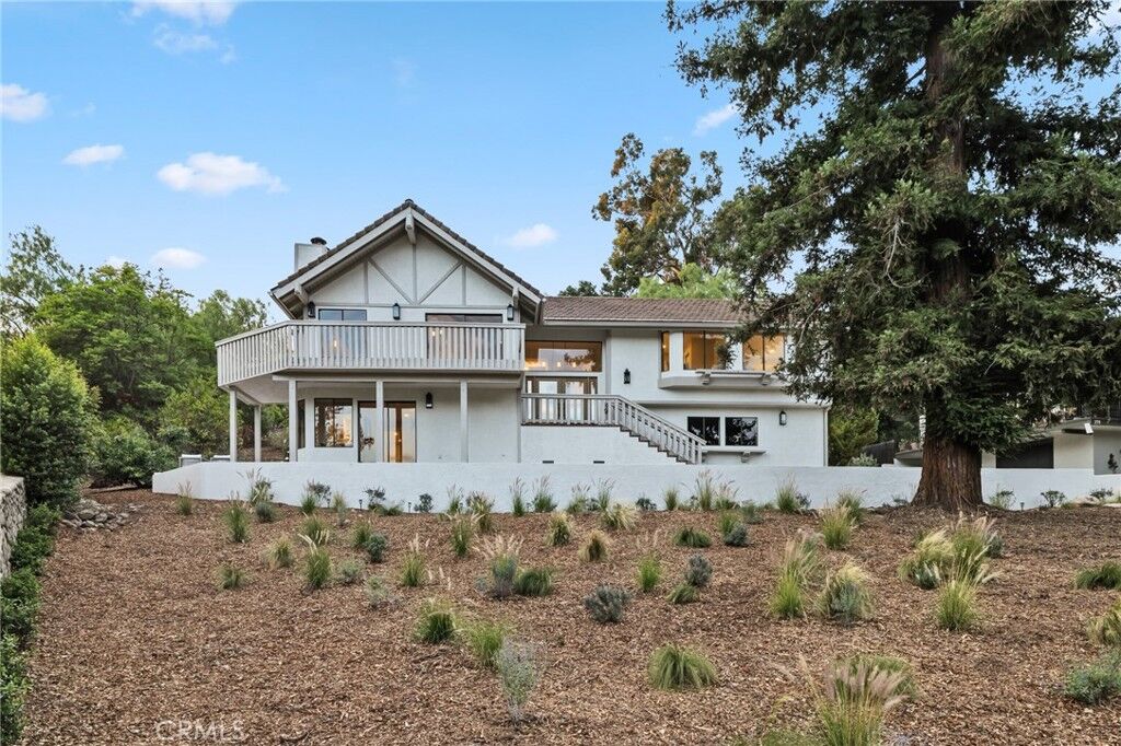 Property Photo:  275 Fairview Road  CA 93023 