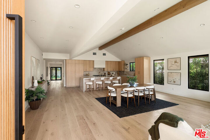 Property Photo:  13949 Cumpston Street  CA 91401 