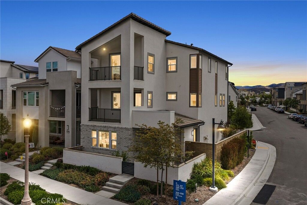 Property Photo:  427 Flycatcher  CA 92618 