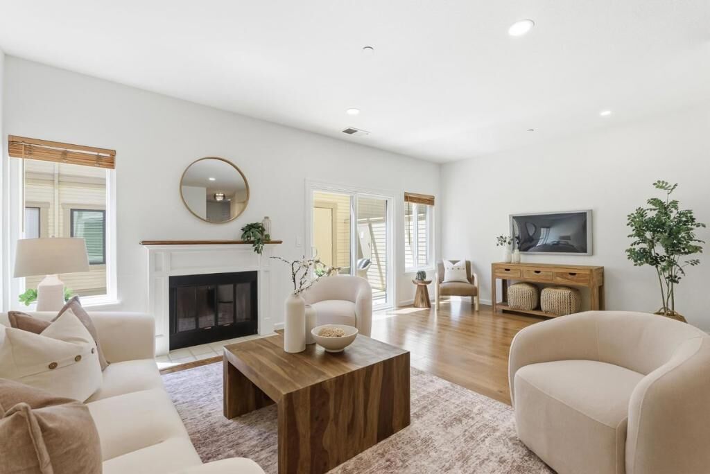 Property Photo:  969 La Mesa Terrace G  CA 94086 