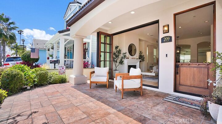 Property Photo: 209 6th CA 90740