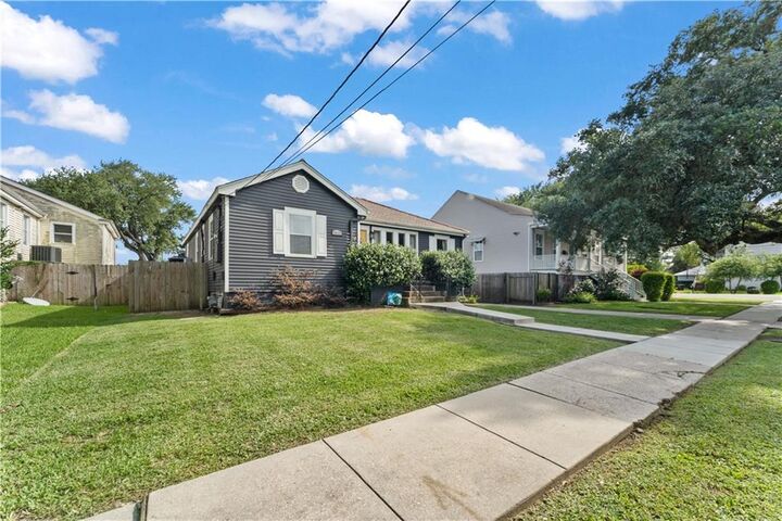 Property Photo: 1412 Athis Street LA 70122
