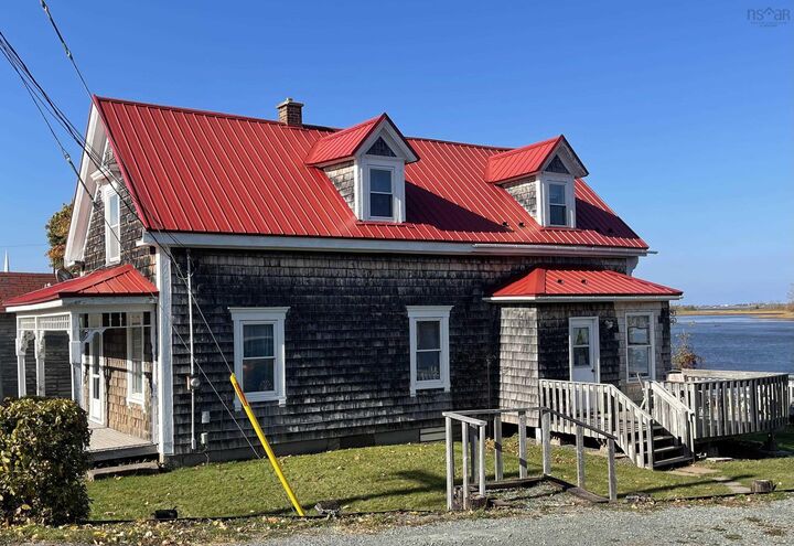 1729 Highway 6 — photo 1