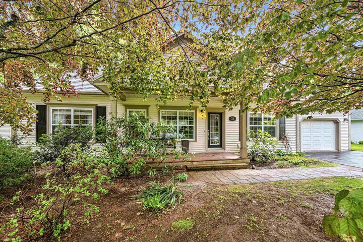 Property Photo:  31 Anderson Boulevard  NS B4N 5H2 