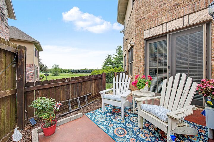 Property Photo:  2644 S Everest Avenue  AR 72758 