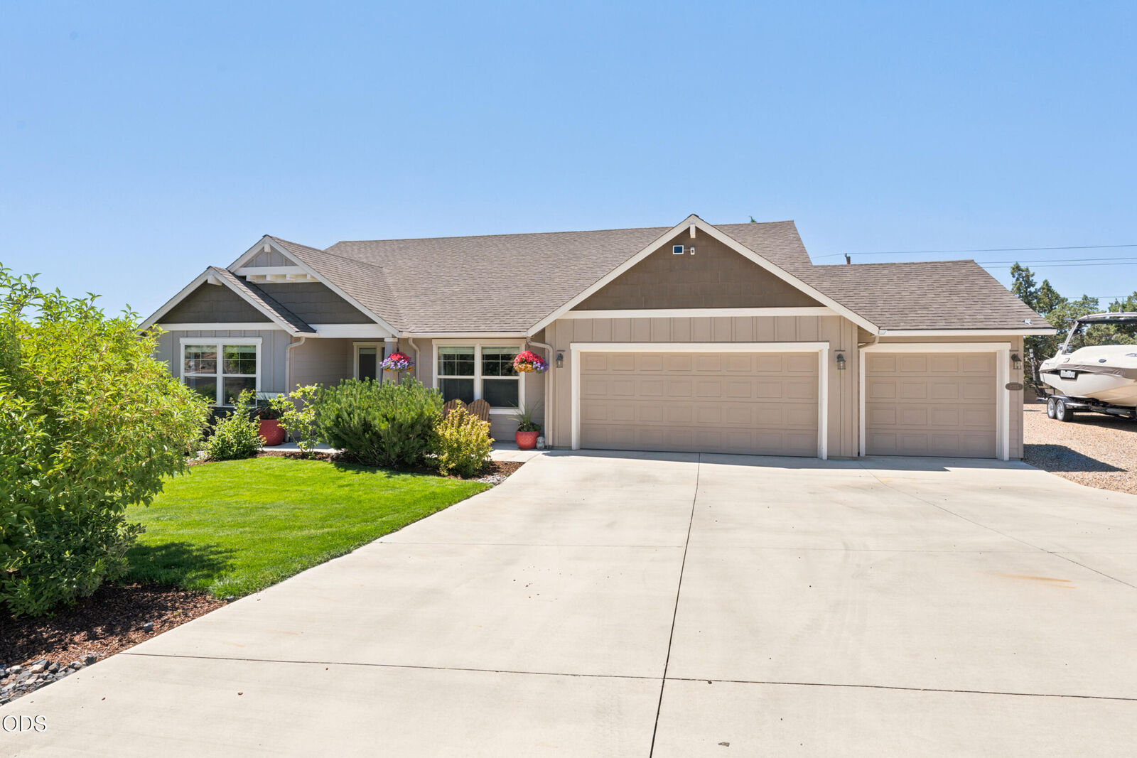 Property Photo: 9265 12th Lane OR 97760