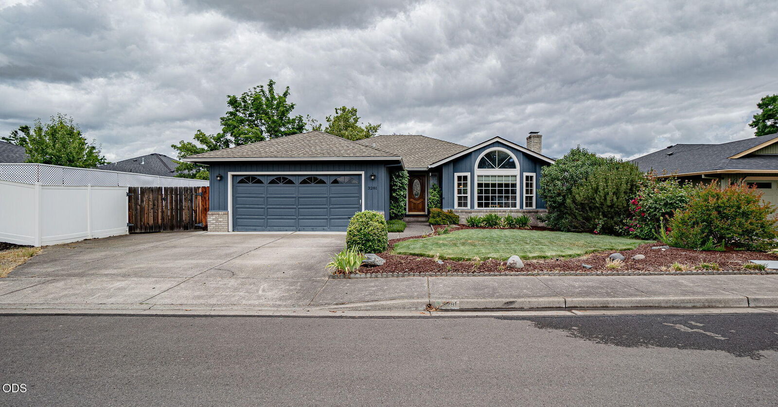 Property Photo: 3281 Ford Drive OR 97504