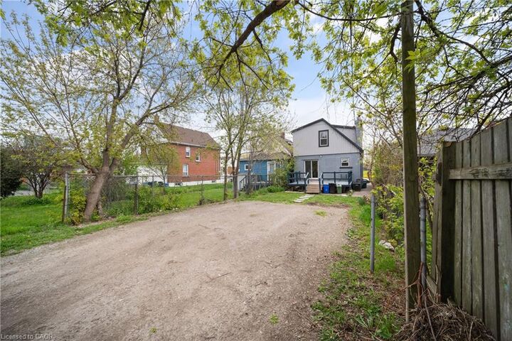 Property Photo:  305 Weir Street N  ON L8H 5G4 