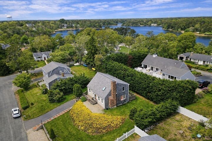 Property Photo:  6 Carefree Way  MA 02645 