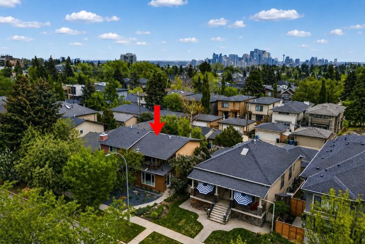 Property Photo:  2232 26A Street SW  AB T3E 2C3 