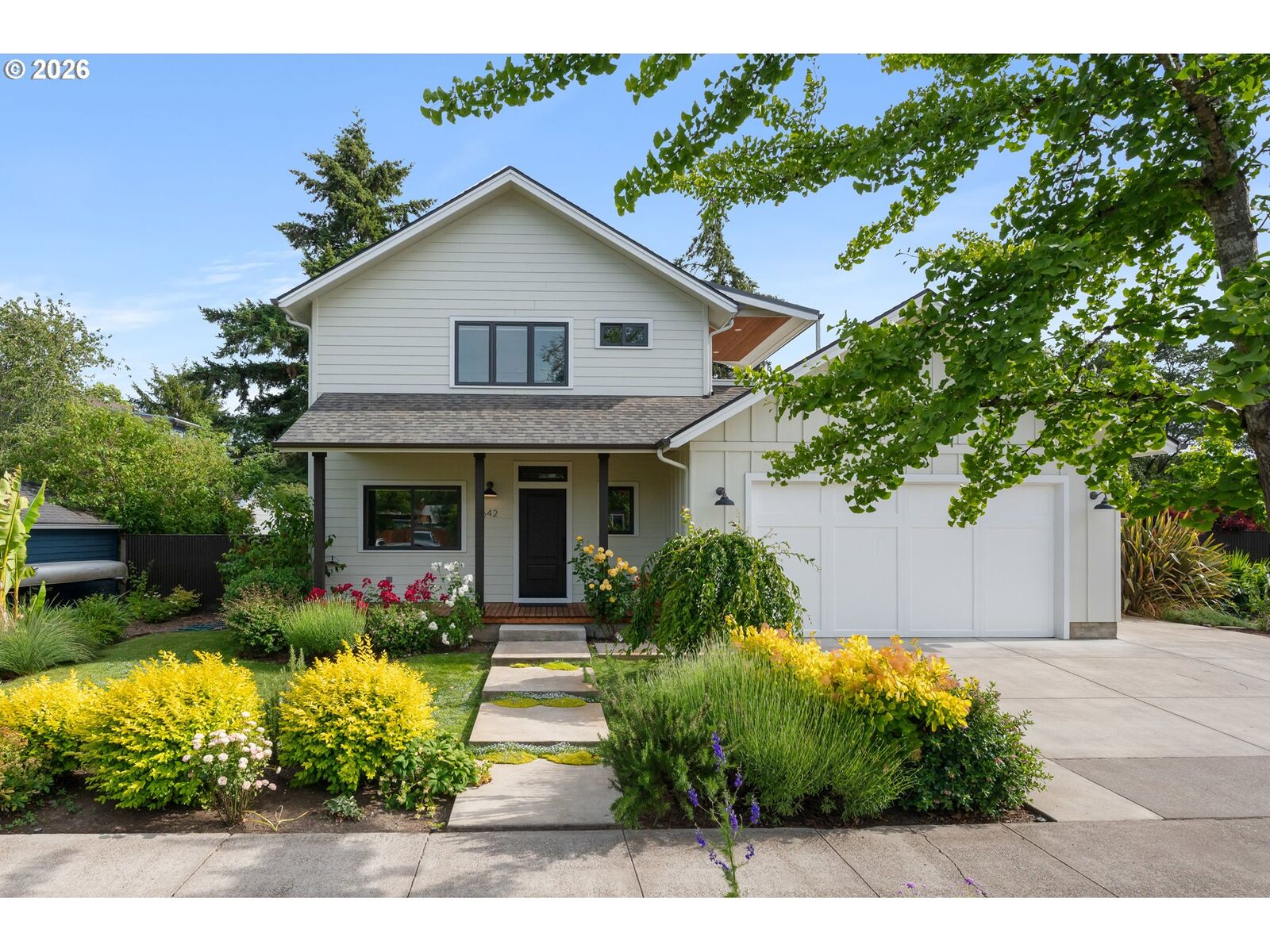 Property Photo:  642 W 15th Ave  OR 97402 