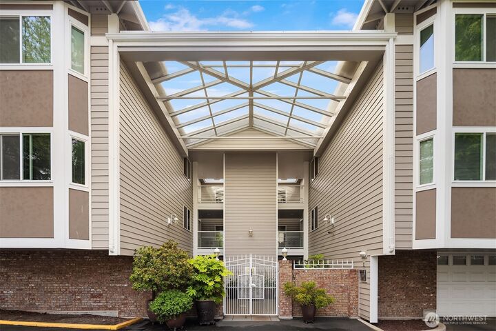 Property Photo: 402 3rd Avenue S B201 WA 98020