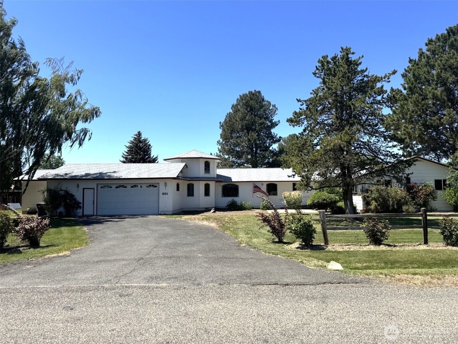 Property Photo: 251 Broadview Road WA 98926