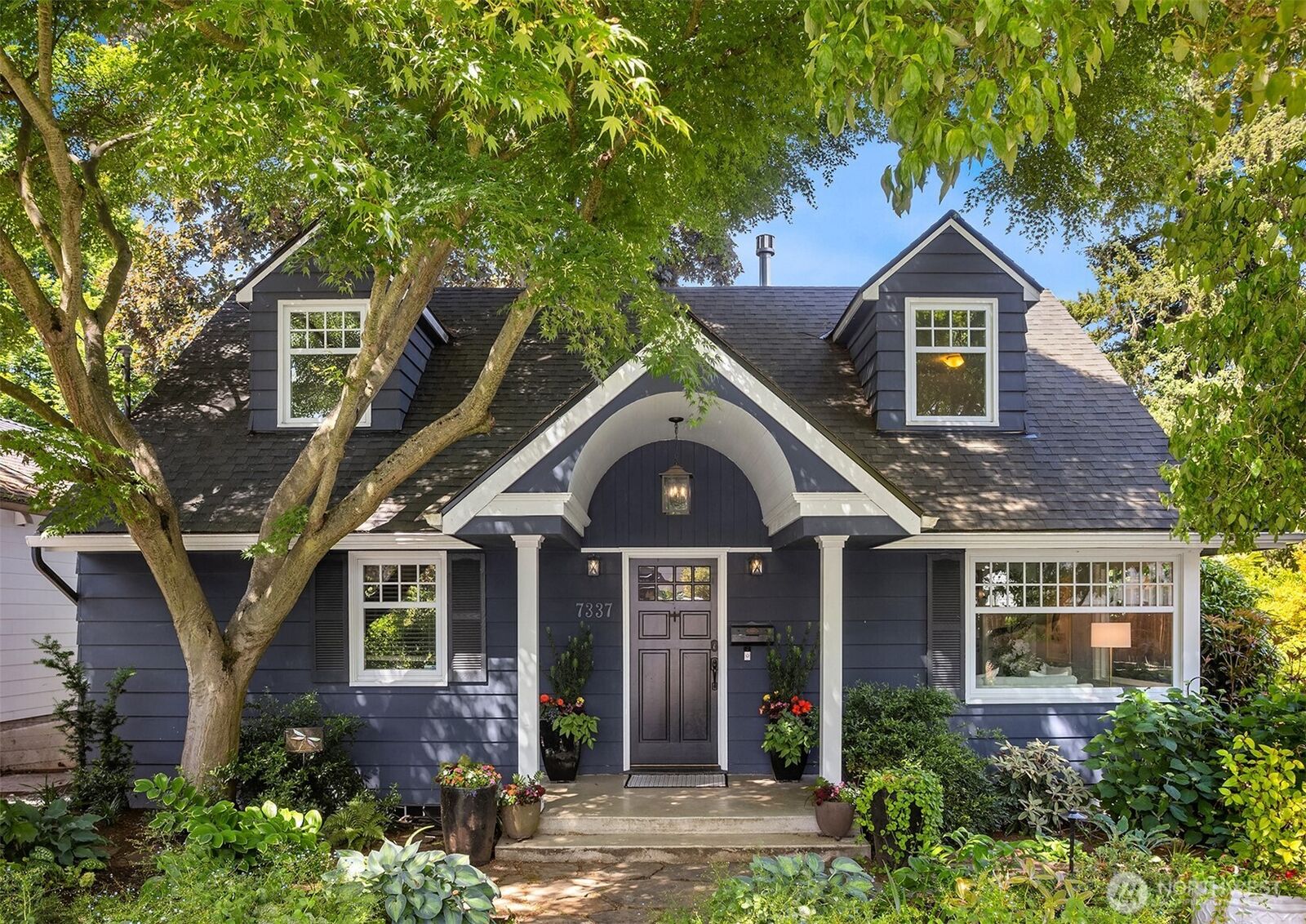 Property Photo:  7337  48th Avenue NE  WA 98115 