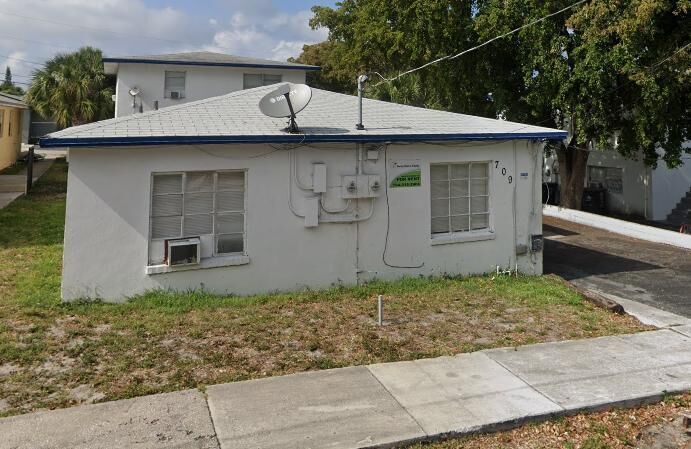 Property Photo:  709 11th Street 2  FL 33401 