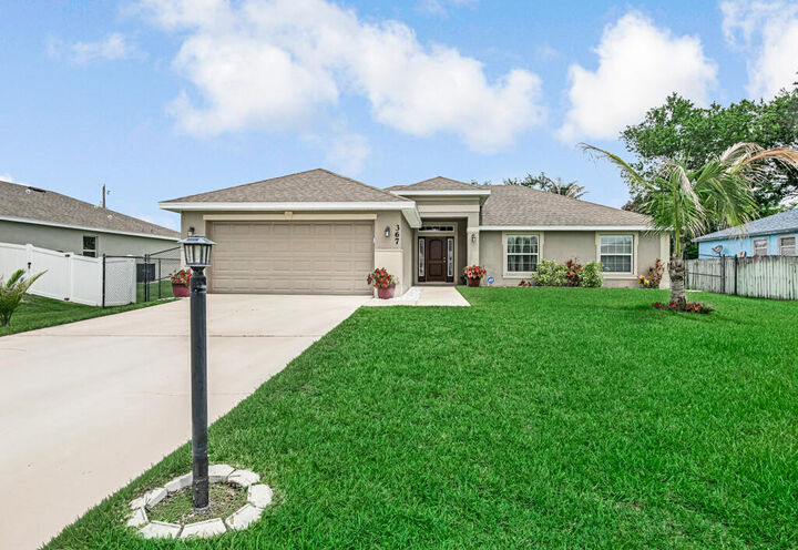 Property Photo:  367 SW Grimaldo Terrace  FL 34984 