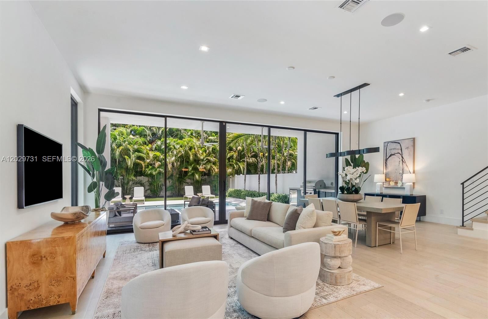 Property Photo:  907 Witherspoon Ln  FL 33483 