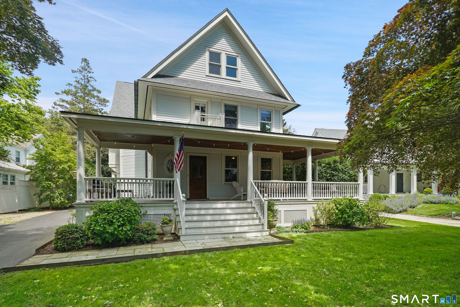 Property Photo:  2 Wahneta Road  CT 06870 