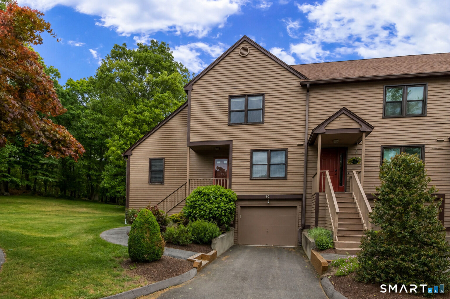 Property Photo:  19 Meadowlark Circle 19  CT 06468 