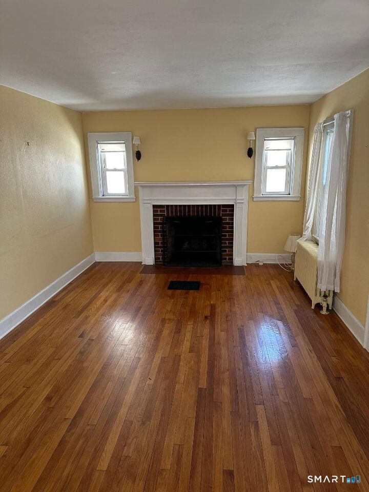 Property Photo:  28 Hobbie Street  CT 06902 