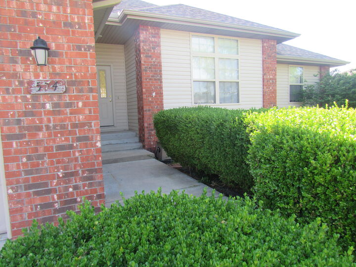 Property Photo:  574 S Carriage Crossing  MO 65714 