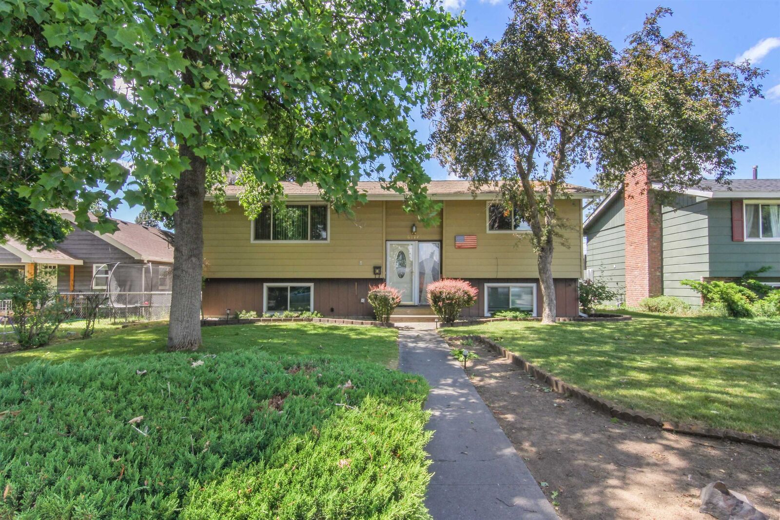 Property Photo: 6117 N Whitehouse St WA 99205